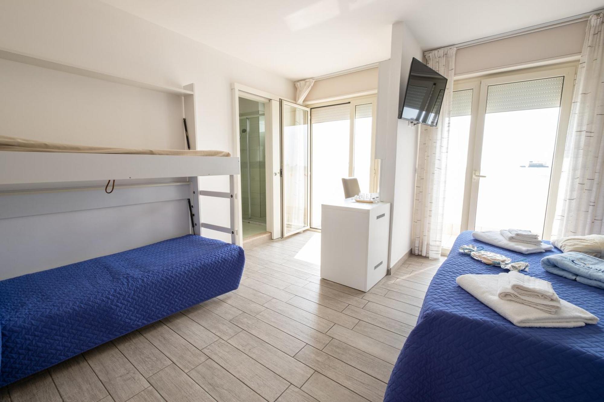 Hotel Capitol Gatteo a Mare Bagian luar foto