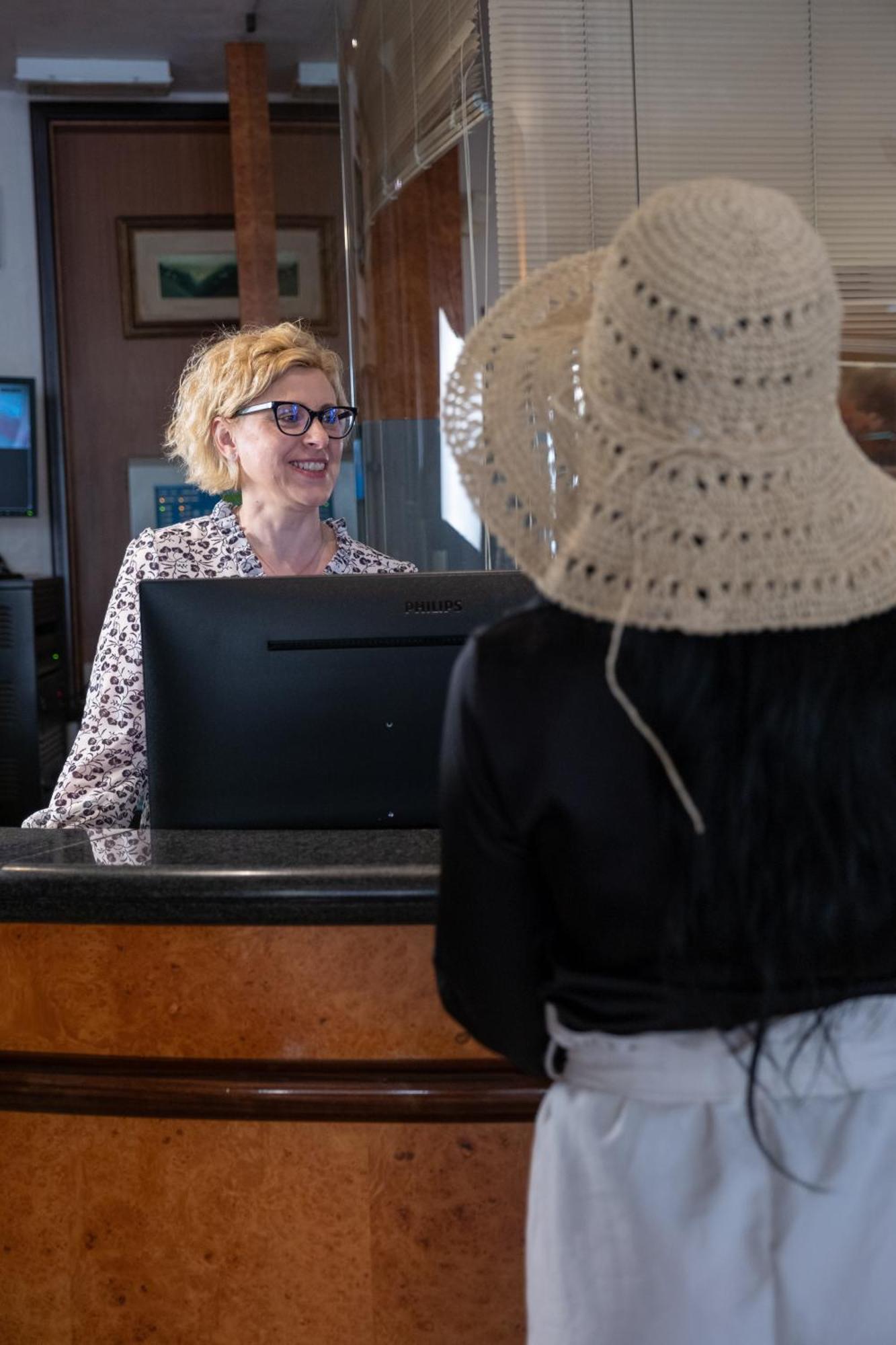 Hotel Capitol Gatteo a Mare Bagian luar foto